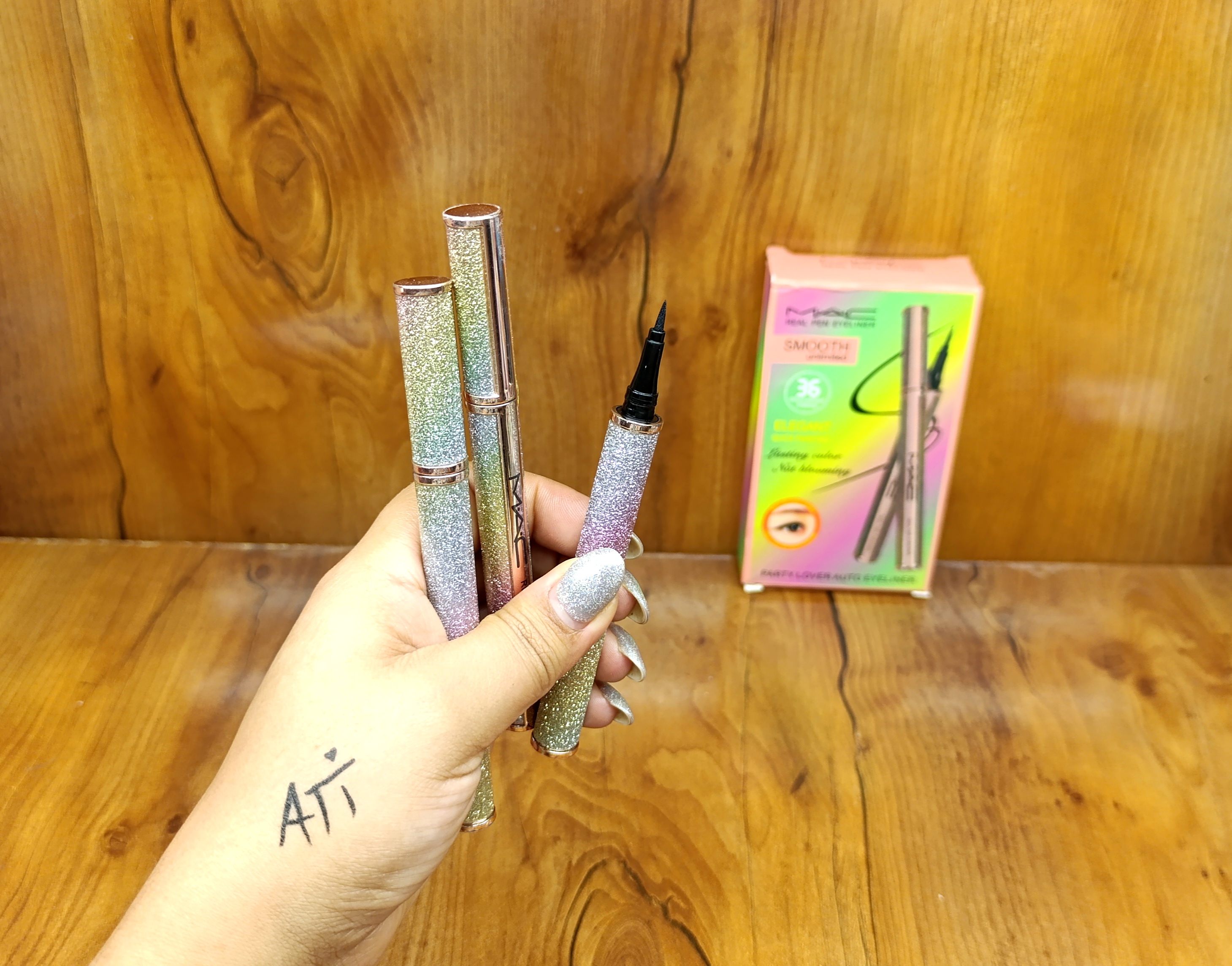 خط چشم‌ماژیکی