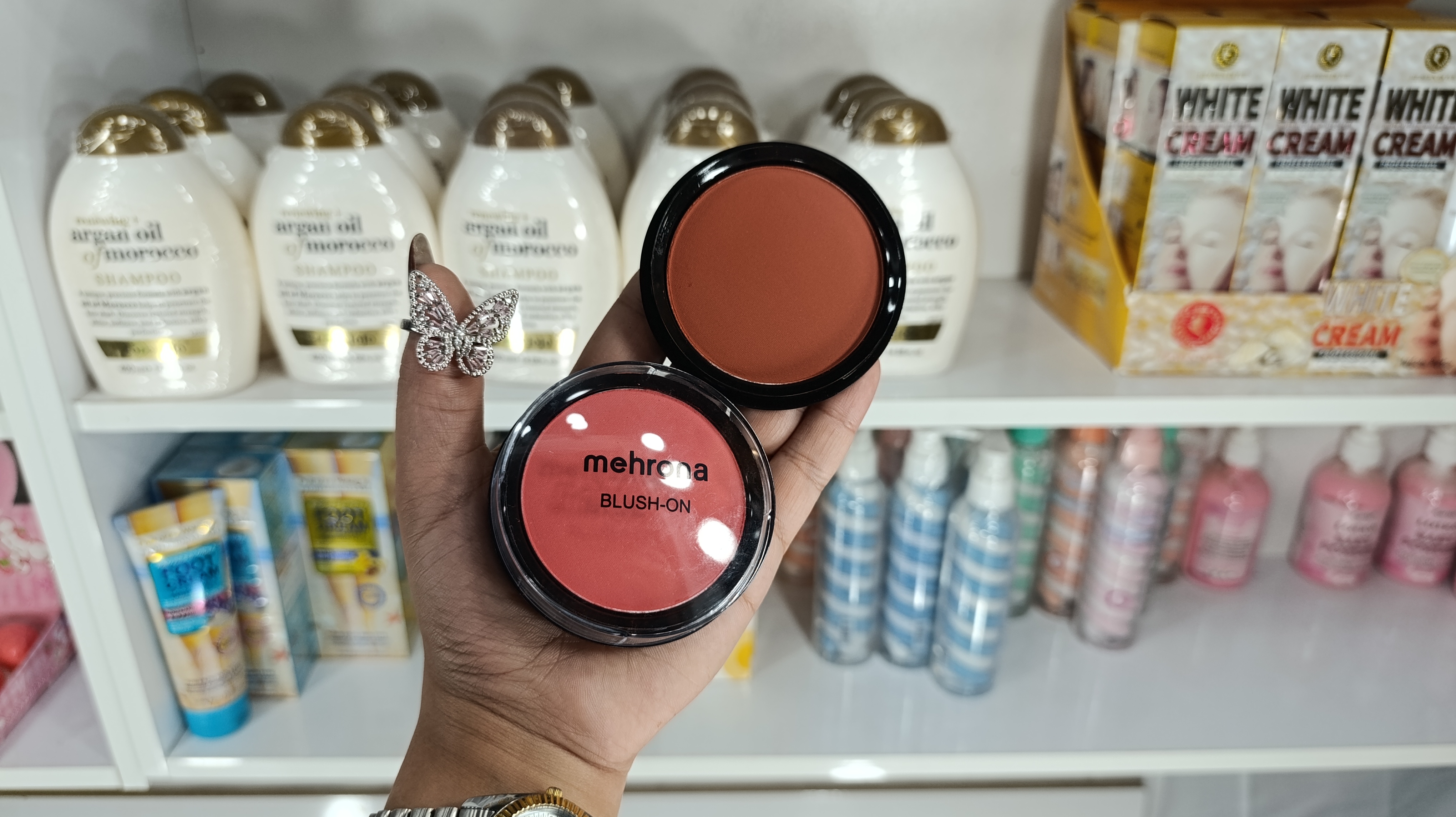 رژگونه مهرونا